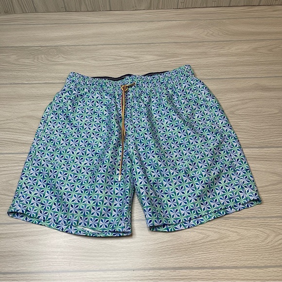 Bugatchi Mid Length 7” Blue Green Geometric Swim Lined Shorts Trunks Mens Size M - Picture 2 of 13